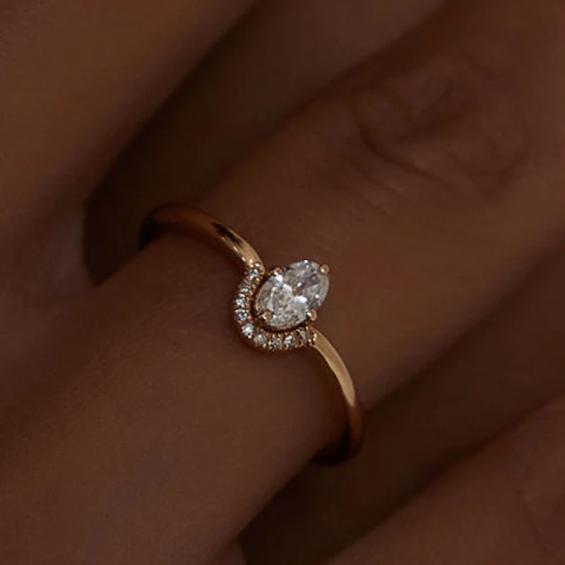 New in Geometry Inlaid Light Luxury Shiny Water Drop diamond Rings for Women Fashion and Elegant Engagement Rings Jewelry