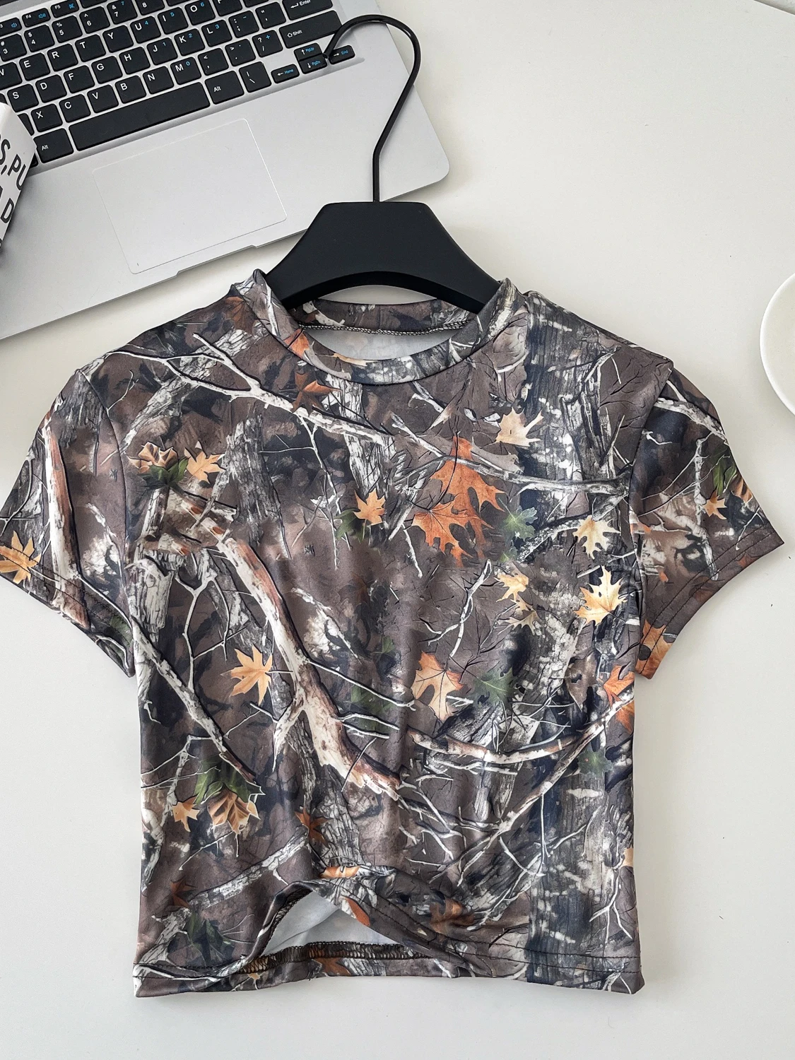 

Loose Korean Sle Women's ort Sve irt round Ne Camouflage Maple Le Print Commute Faion Spring Summer Top