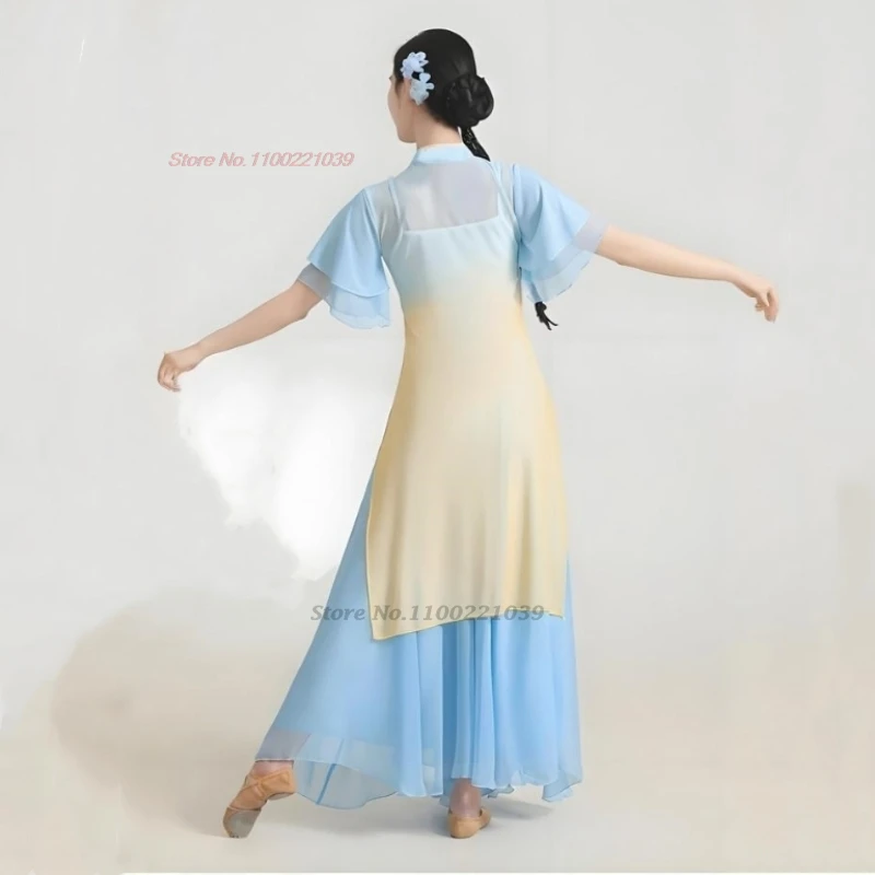 فستان رقص خرافي صيني عتيق لعام 2025 فستان تشيباو الوطني مطبوع عليه زهور + طقم سراويل فستان شعبي للمهرجانات أداء المسرح تشيباو