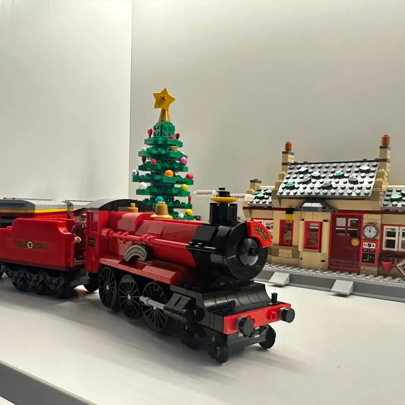 New 1074Pcs Vintage Red Steam Train Building Blocks Set DIY Construction Kit Classic Toys Gift for Kids Adults Train Enthusiasts