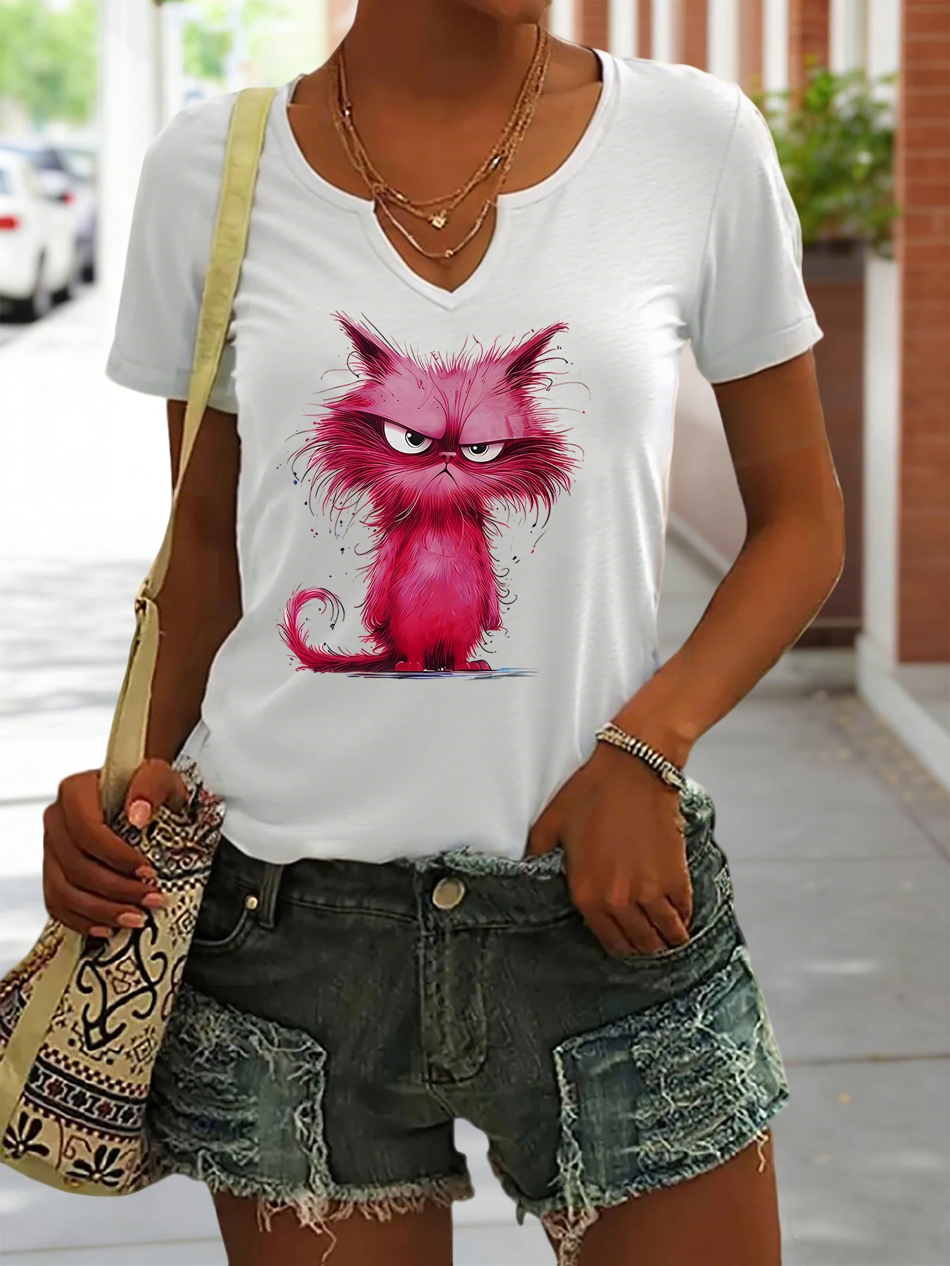 Damen-Sommer-T-Shirt mit V-Ausschnitt und kurzen Ärmeln, Grumpy Pink Fluffy Cat Cartoon-Kunstdruck, lustiges, lässiges Alltags-T-Shirt für Tierliebhaber – Detail 6