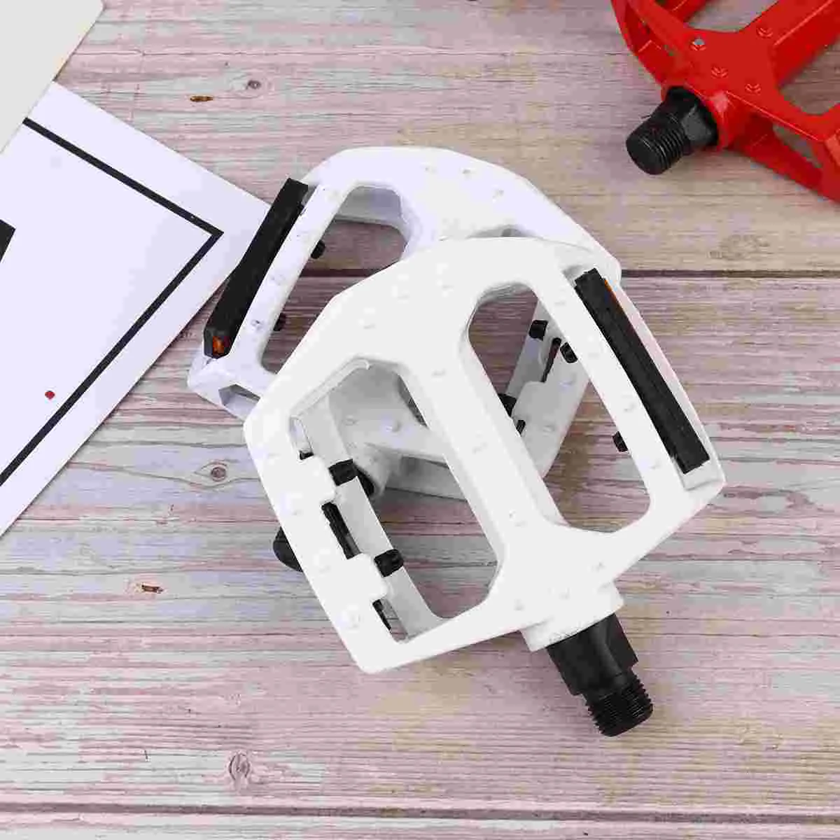 

1 Pair Aluminium Alloy Bike Pedal Special Rolling Ball Pedal Multi-purpose Bike Pedals Bike Pedal Accessory (Milk White Single R