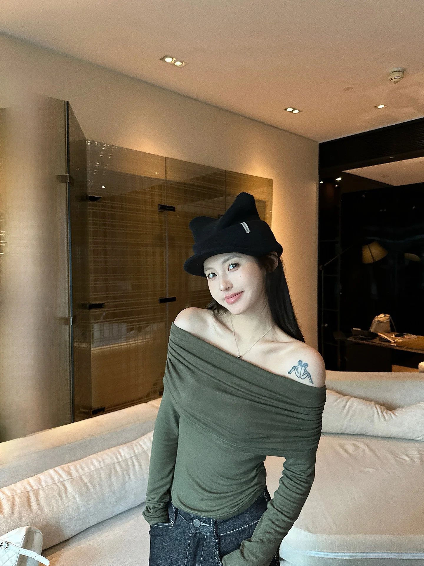 

NingSi oulder Bared Long Sve T irt Women's Slim Fit Inner Wear Hot Girl Casual Sle Knitted Fabric Breathable Autumn Top