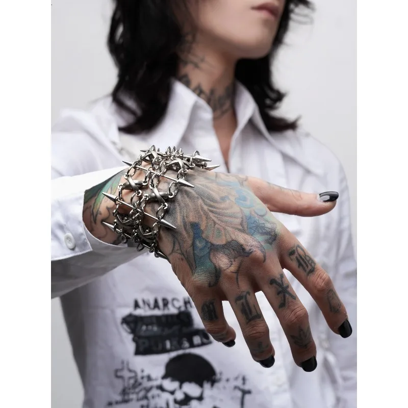 

[Castle Guard Bracelet] Original Punk Heavy Industry Niche Rivet Gothic Handmade Bracelet