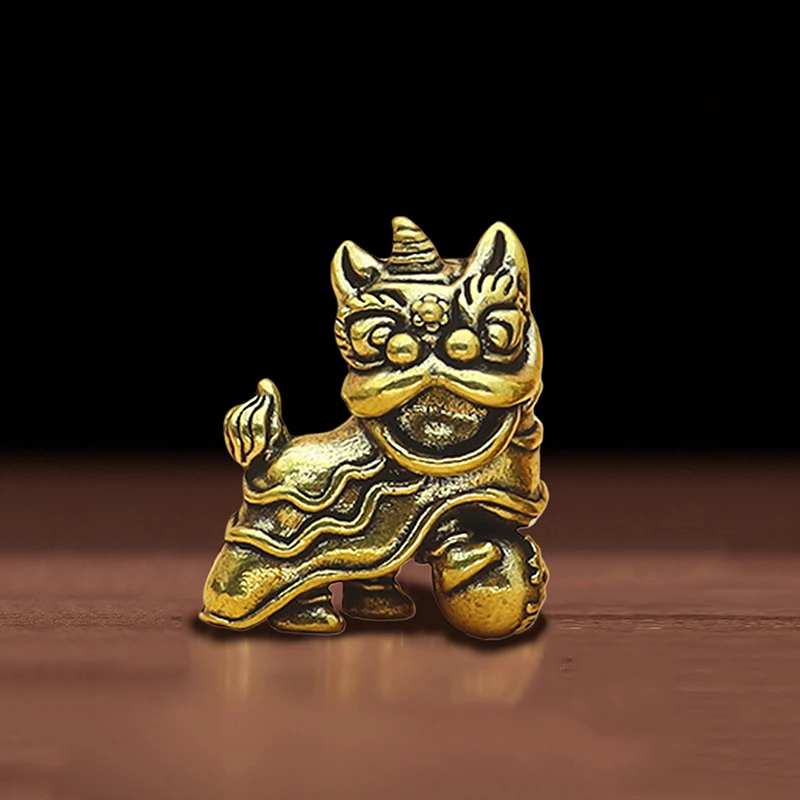 Copper Chinese Mythological Lucky Animals Home Decoration Step On The Ball Awakening Lion Brass Craft Ornament Desktop Decor