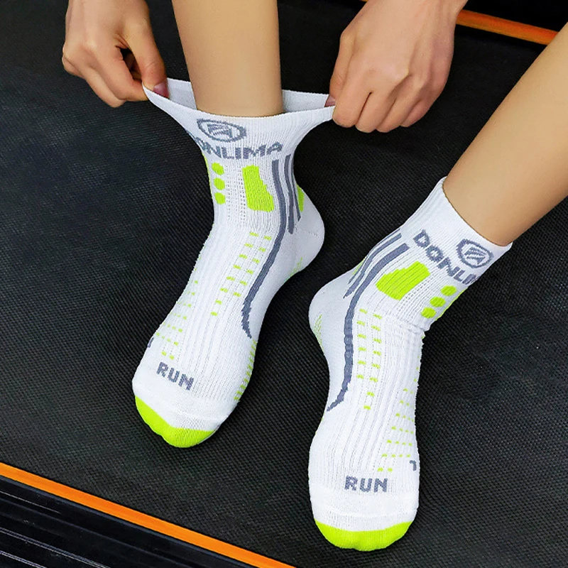 Fitness Sports Socks Men Women Middle Tube Non-Slip Quick-Drying Breathable Running Marathon Basketball Training Socks