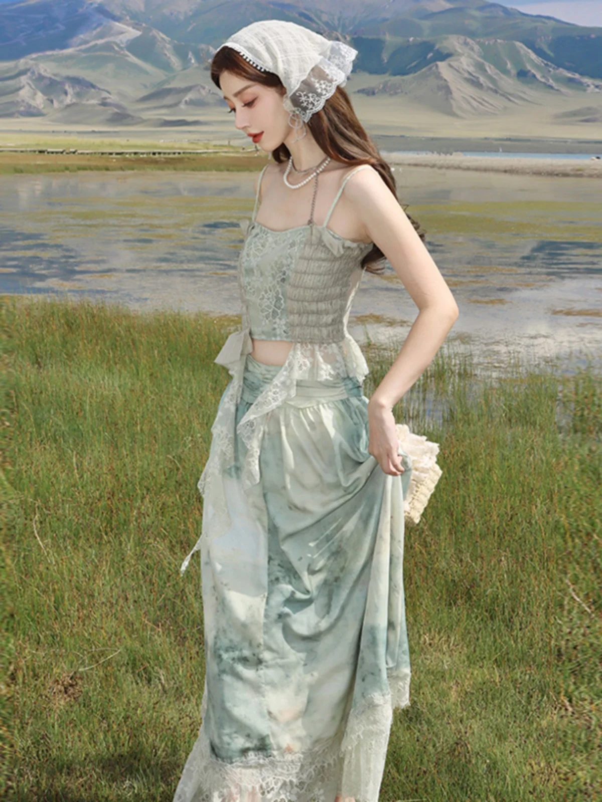 

Комплект для пляжного отдыха: топ на бретельках и градиентная юбка-полусолнце, комплект из двух предметов, с коротким рукавом, удобный, из смесового хлопка