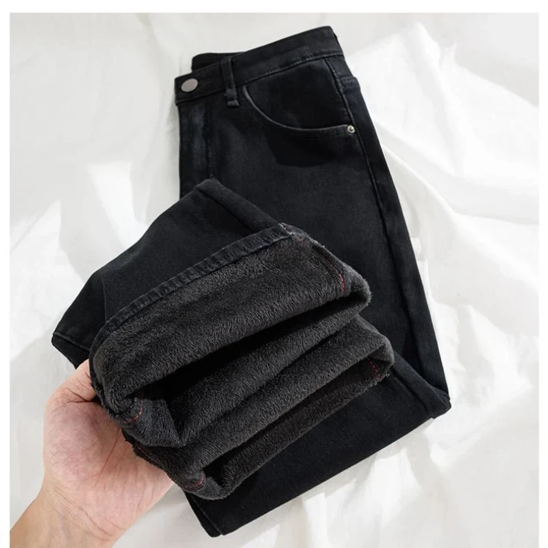 กางเกงยีนส์เอวสูงทรงตรงสไตล์ Y2K บุขนสำหรับผู้หญิง สีดำ แฟชั่นลำลอง ฤดูหนาว ฤดูใบไม้ร่วง