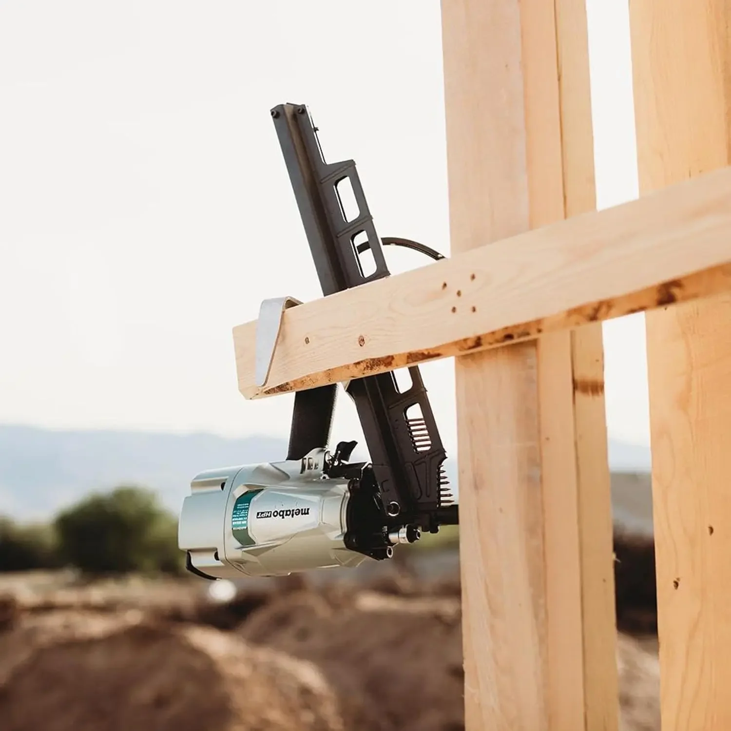 HPT Framing Nailer Pneumático 2 a 3-1/4 Polegadas Pregos Ajuste de Profundidade Sem Ferramenta Revista de 21 Graus |   Atu Selectivo