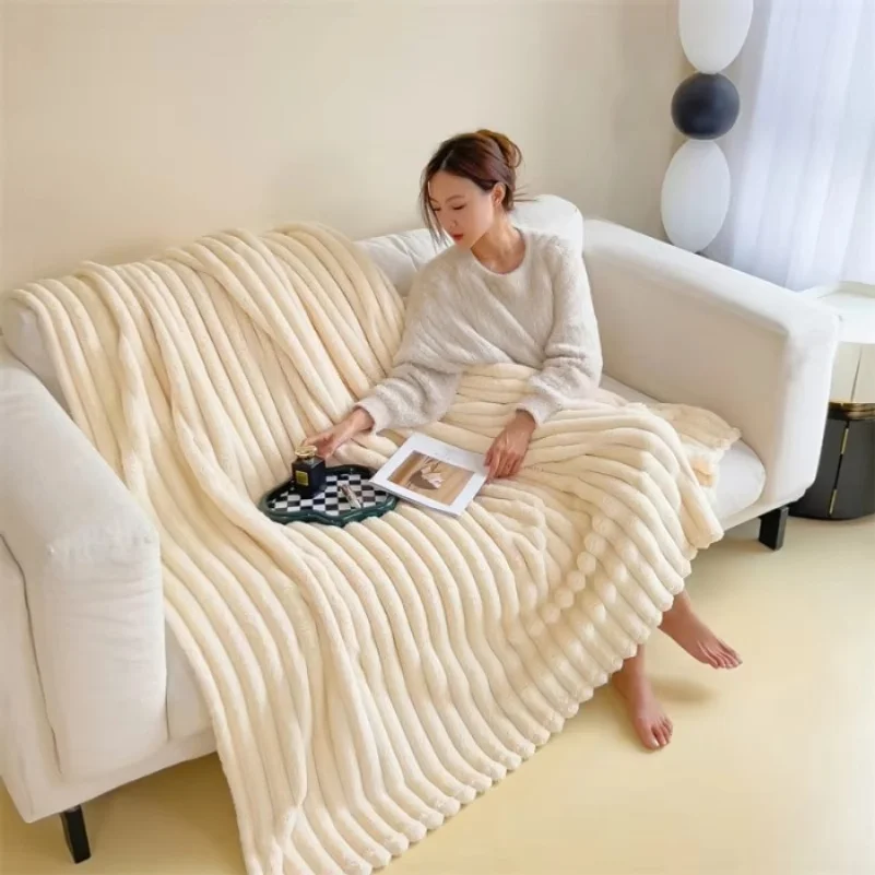 autumn and winter new solid color imitation rabbit fur blanket thickened blanket drawn milk fleece blanket,  no pillowcase