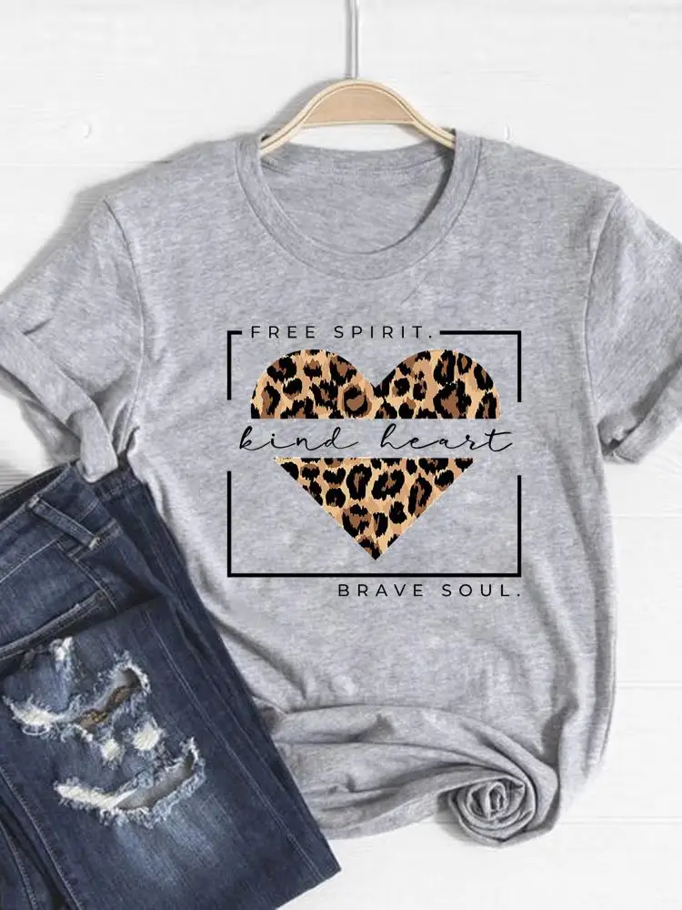 Camiseta básica para mujer, ropa estampada, camiseta de leopardo, corazón de amor, tendencia, Top bonito de verano, Camiseta estampada de manga