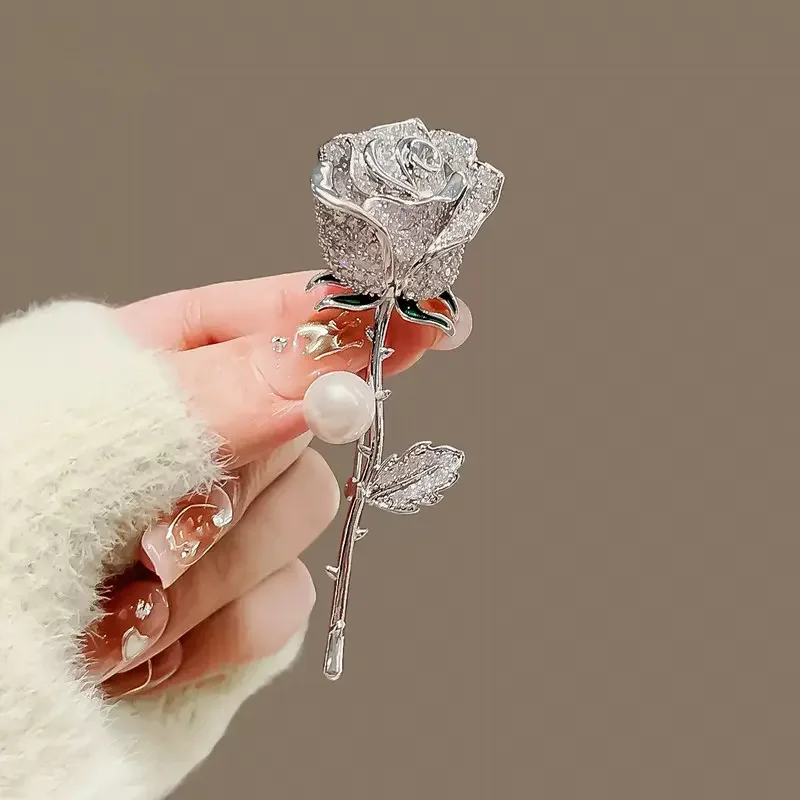 Vintage Rhinestone Rose Pearl Brooch Elegant Floral Lapel Pin Decorative Brooch For Blazer Coat Wedding Party Women Accessories 1pc. image 4