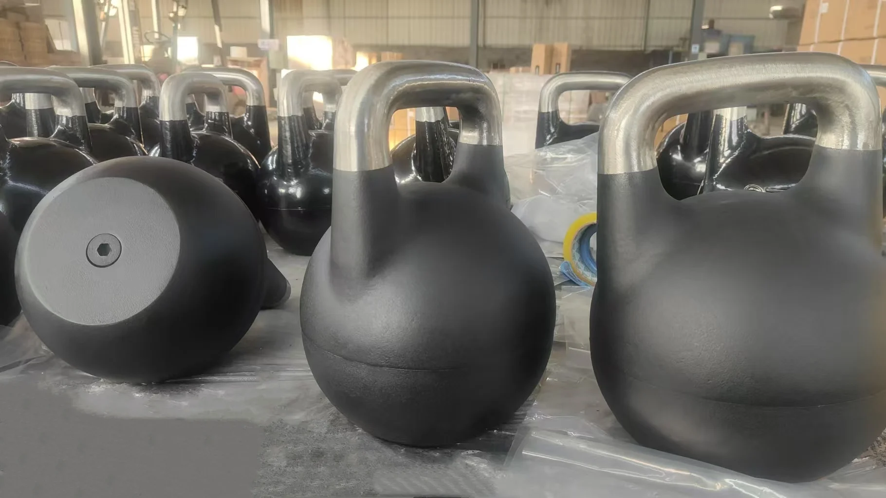 High Quality 12-32/34kg Kettlebell Cast Iron Competition Kettlebell Set