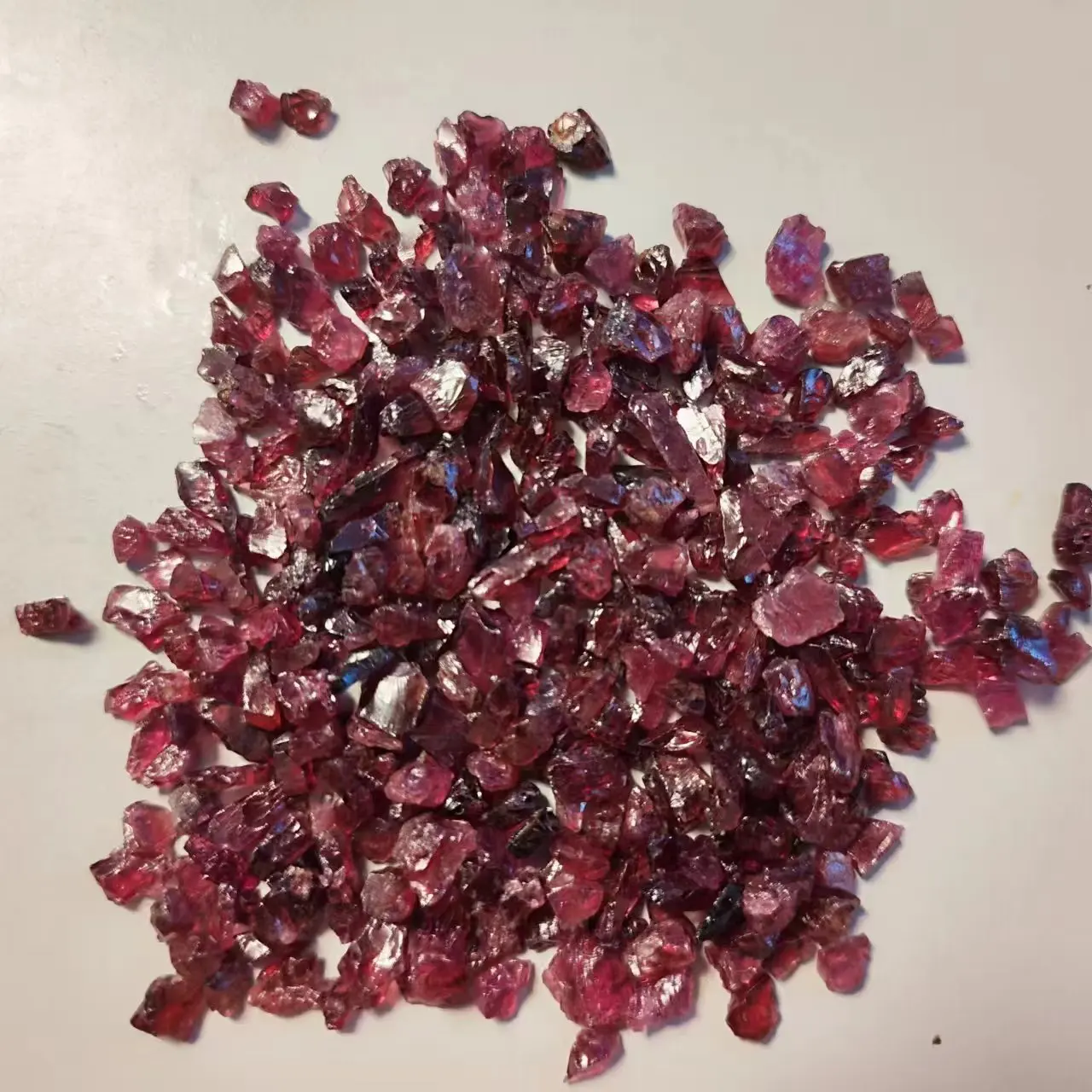 Natural Garnet Crushed Stone Raw Garnet Quartz Crystal Gravel Healing Energy Rough Mineral Specimen Collectables Home Decoration