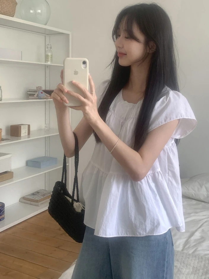 Korean Style Sweet White Shirt Women's Summer round Neck Pleated Design Versatile Short Sleeve Doll Top Loose Bubble Sleeve