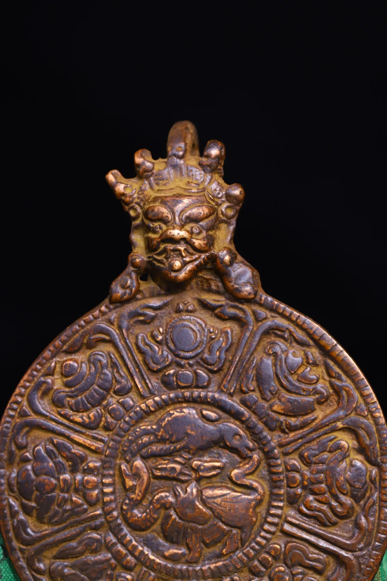 4 "tibetische Tempel Sammlung alte Bronze Zinnober Amulett Mahakala Buddha Kopf vier dimensionale Bestien Amulett Anhänger Stadthaus