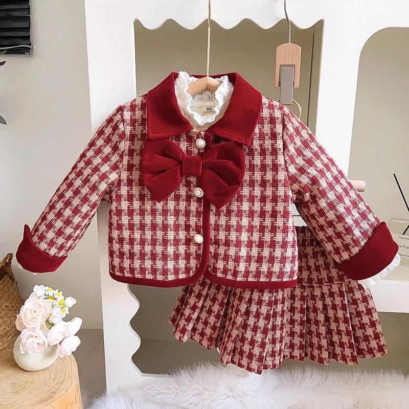 

2-8 year old girl small fragrance suit winter new Korean version plus cotton bow coat +pleated skirt two-piece suit for 2-8 year