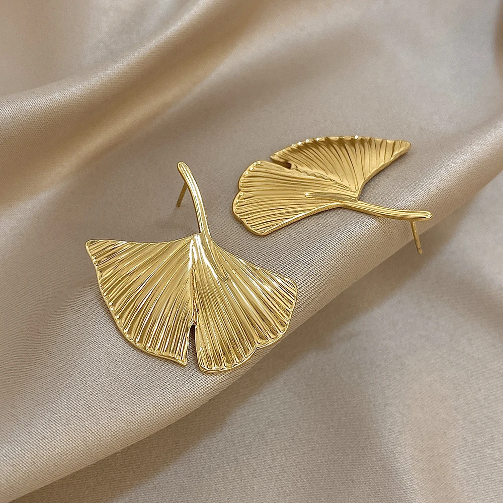 Creative Stainless Steel Gingko Leaf Stud Earrings for Women Elegant Gold Color Petal Flower Piercing Earrings Lady Jewelry Gift