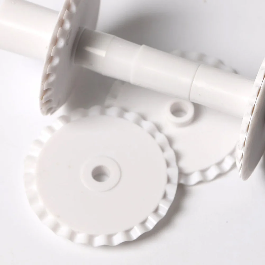 

6pcs /Set Fondant Cakes Cutter Roller Non-Toxic Pastry Wheel Tools For Baking Cookies Pasta Lace Design Kitchen Barware