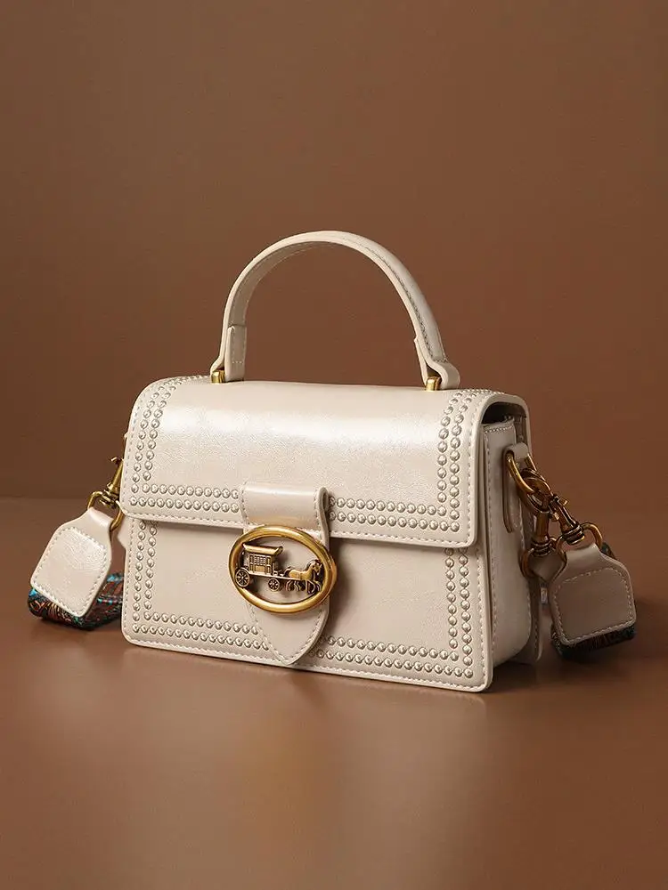 Daben Widod Hong Kong Style Floral Embroidery Leather Handbag Women's Crossbody Bag Versatile Autumn Winter Small Square Bag