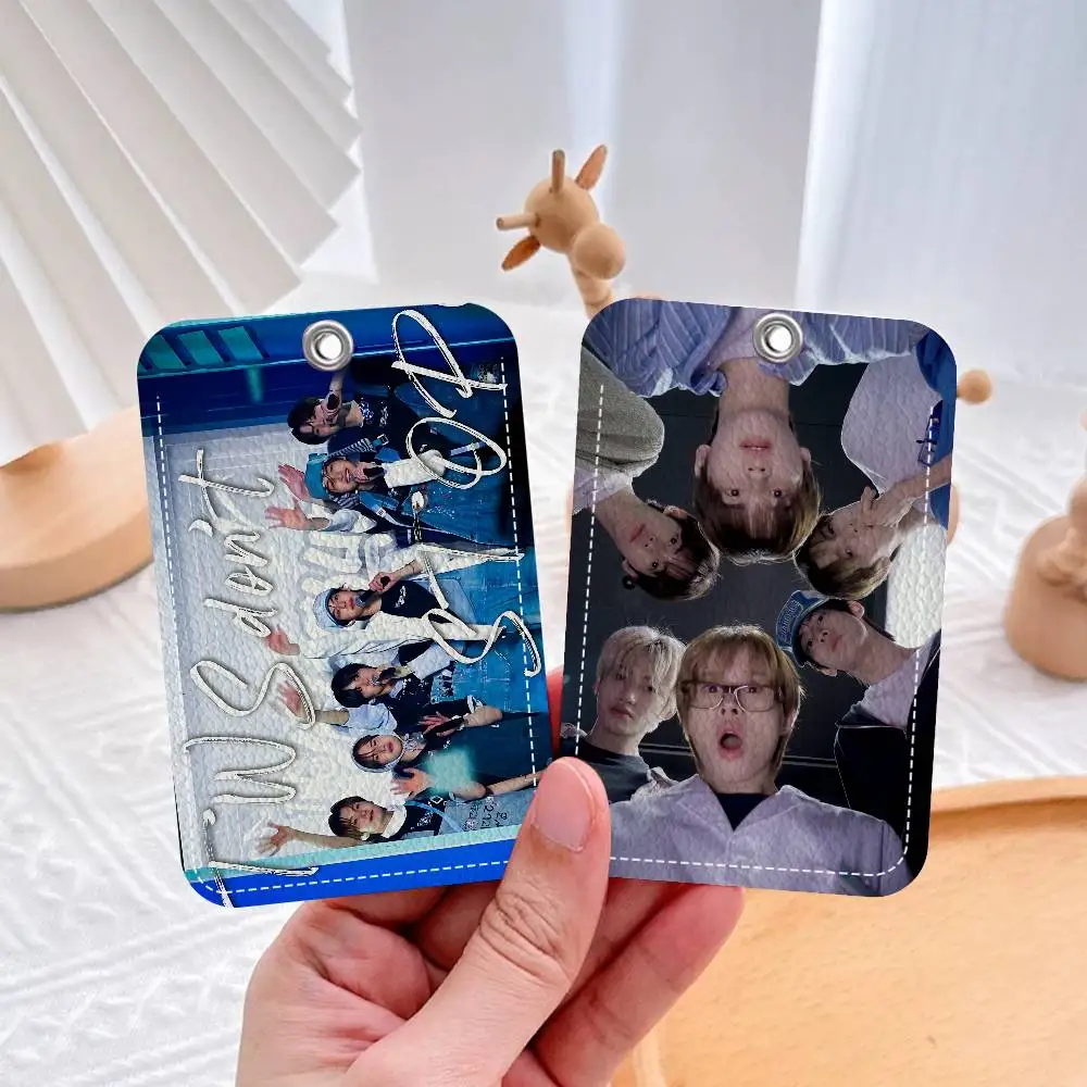 Beliebte Kpop Group T-Tws Kartenhalter Student ID Card Schutzhülle Hüllen Student Campus Access Cards Schlüsselanhänger Anti-Verlust