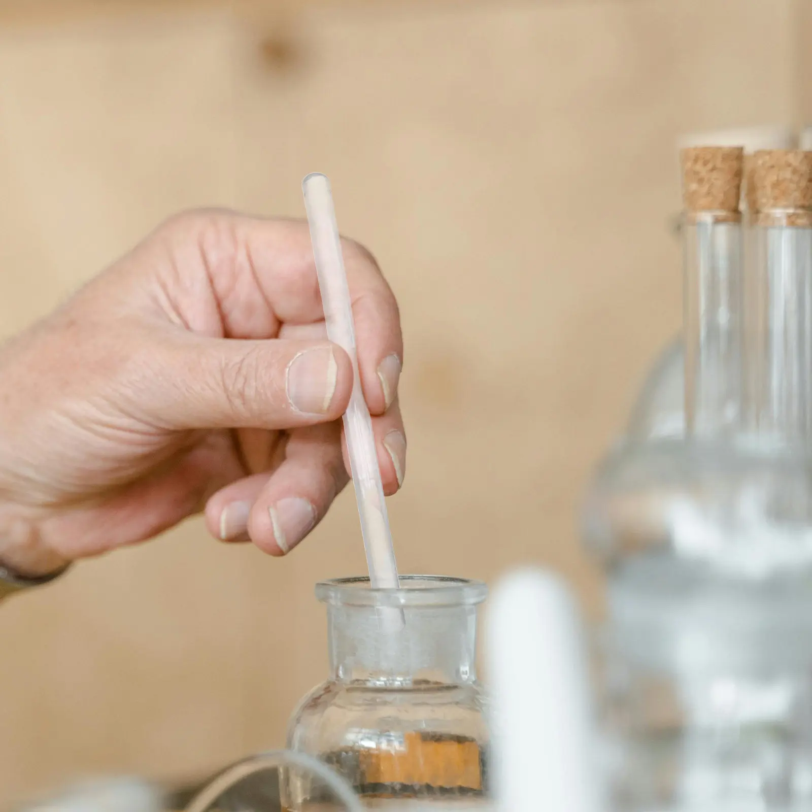 

30 шт. прозрачных стеклянных палочек для перемешивания с круглой головкой, цельные прозрачные палочки для смешивания, для изготовления бальзамов для губ своими руками, косметики ручной работы, использования в лаборатории