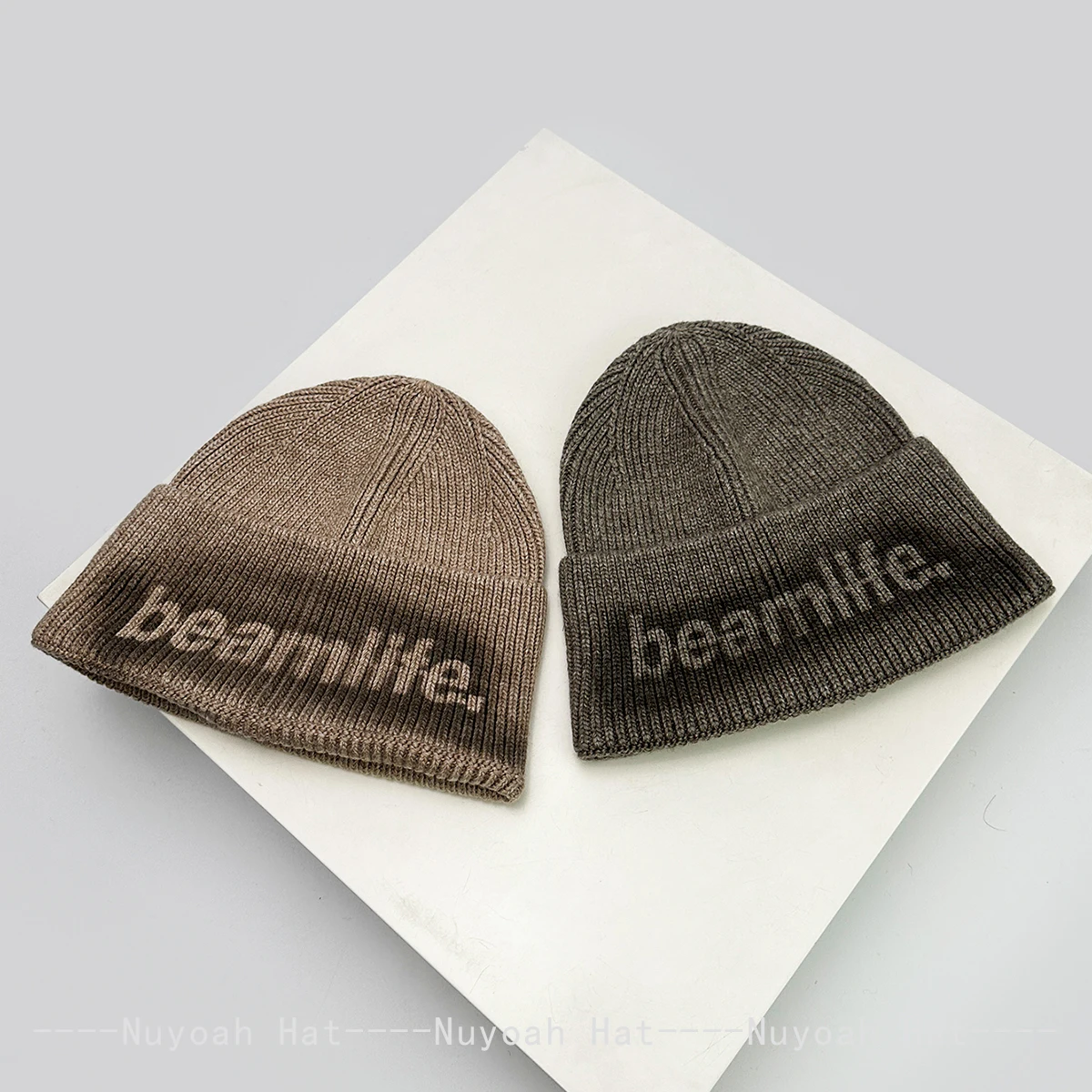 جديد الرجال النساء الشخصية النافثة للحبر رسائل قبعات منسوجة الدافئة عادية ظلة الكورية بيني الشارع تنوعا موضة ريترو تصميم الإضافية