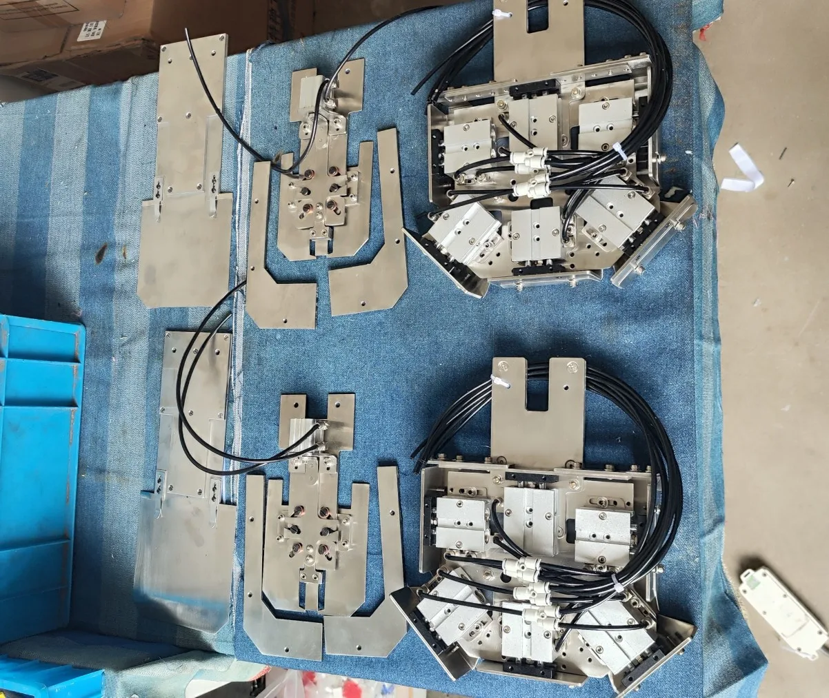 QS-120MT Single Nee dle أداة ضبط الجيب الأوتوماتيكية خالية من الحديد قميص تي شيرت الجينز جيب ربط ماكينة خياطة صناعية