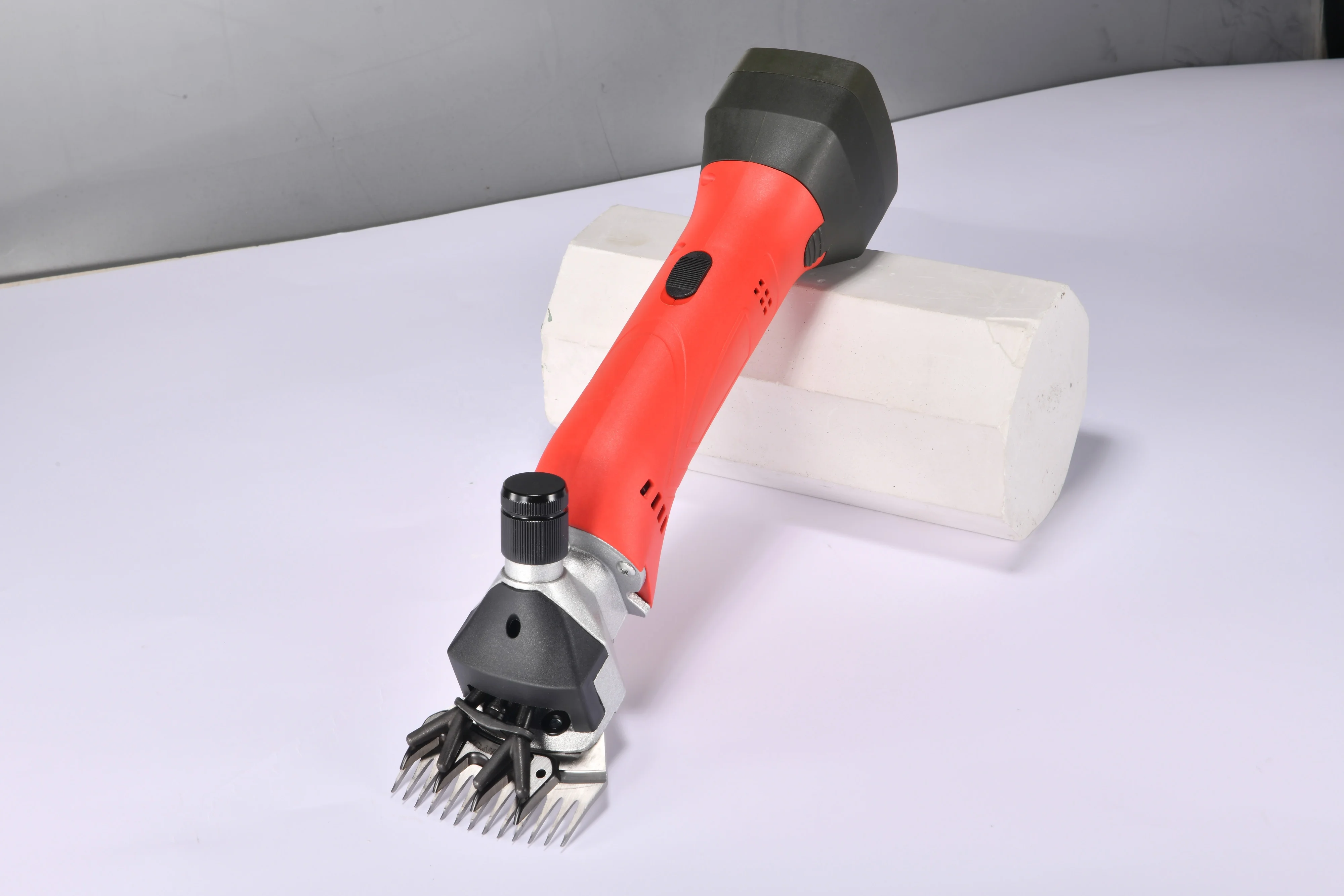 

Уникальный новый дизайн 12 В профессиональная беспроводная машинка для стрижки овец/горячая распродажа аккумуляторная машинка для стрижки овец