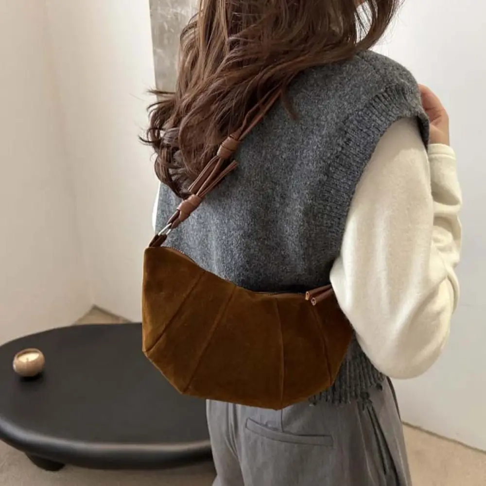 حقيبة كروس محمولة حقيبة كتف كرواسون بني حزمة صغيرة غير لامعة من البولي يوريثان حقيبة زلابية على الطراز الكوري بلون سادة للأطفال #2