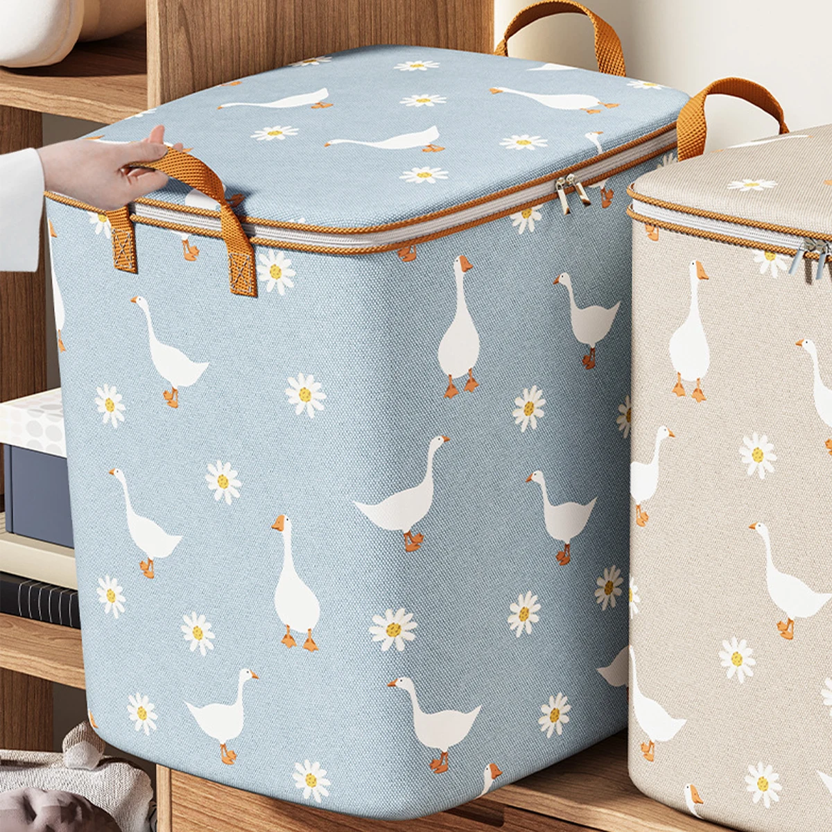 Cute Daisy and Duck Quilt Storage Bag Dustproof Organizer Wardrobe Space Saving Bag Travel Moving Bedding Storage Organization