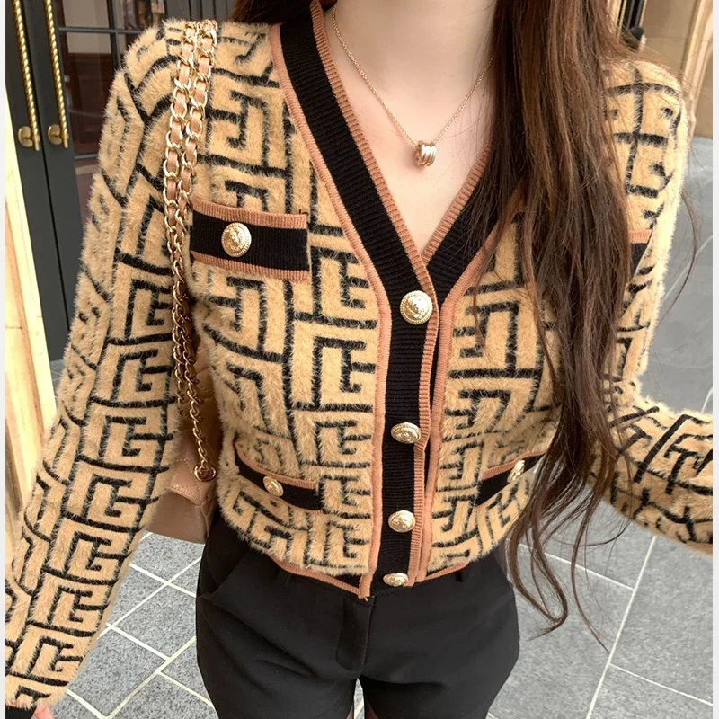 Temperament 2024 New Autumn Winter Knitting Cardigan Coat Women Clothes Geometric Top Tee Ladies Fashion Buttons V-neck Sweater