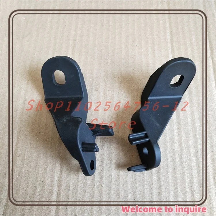 

For Lifan LF150-14P/K19/K19PRO Front Left and Right Turn Signal Bracket