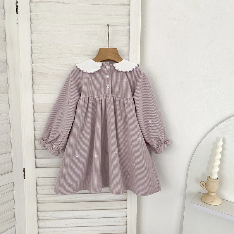 2026 Baby-Mädchen Cordkleid Süße Stickerei Schleife Peter-Pan-Kragen Langarm Prinzessinnenkleid Frühling Winter Lässiges Partykleid – Detail 1
