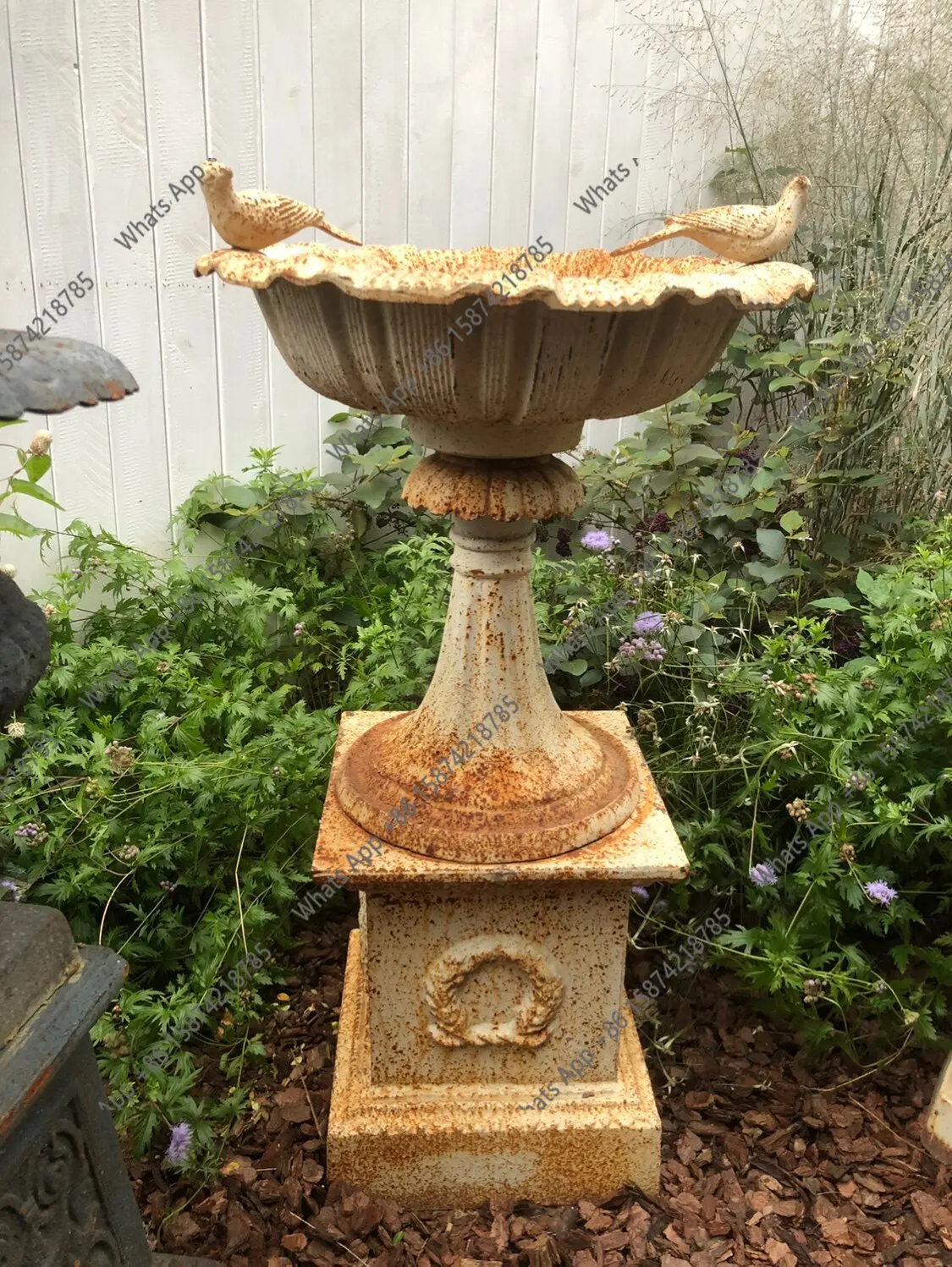 Longhe Starry Sky Gardening Cast Iron Bird Food Pot Bird Feeder Cast Iron Flower Pot Cast Iron Fountain Water View Garden