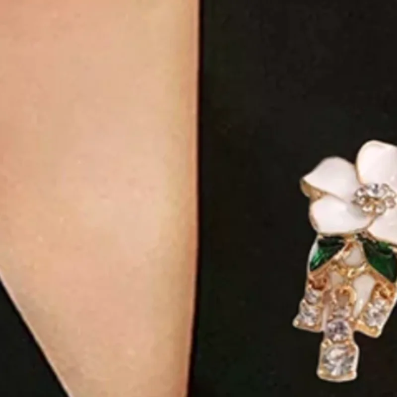 أنيقة الأبيض بالتنقيط النفط زهرة الكاميليا دبابيس للنساء سيدة مزاجه حجر الراين شرابة قلادة بروش مجوهرات الحفلات عادية #1