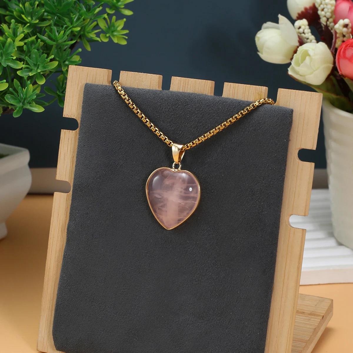 Good Quality Natural Stone Rose Quartz Gold-plated Side Heart Pendant Necklace Jewelry Women Men Stainless Steel Chain Necklaces