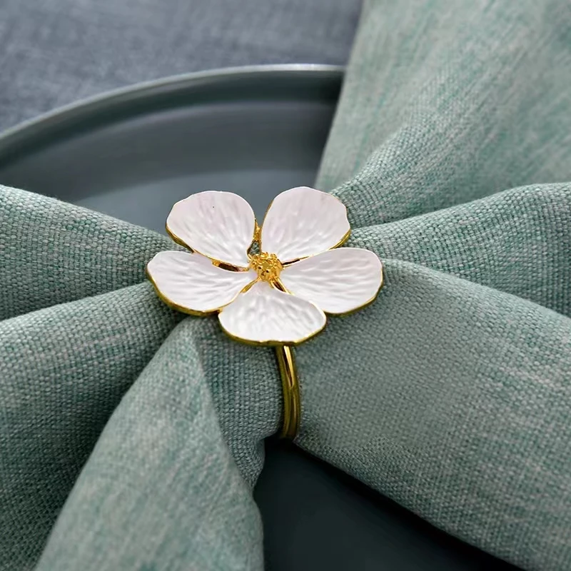 4PCS Bloom Napkin Ring Flower Types Decoration Napkin Holder Plum Blossom Napkin Buckle for Hotel Parties Feast Dining Table