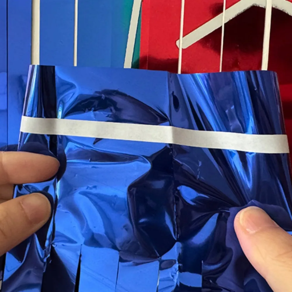 1 Stück 1x2 Meter Rot-Schwarz-Blaues Spinnennetz Regenvorhang für Geburtstagsfeiern Halloween-Überraschungen Geisterfest Karnevalsdekoration – Detail 5