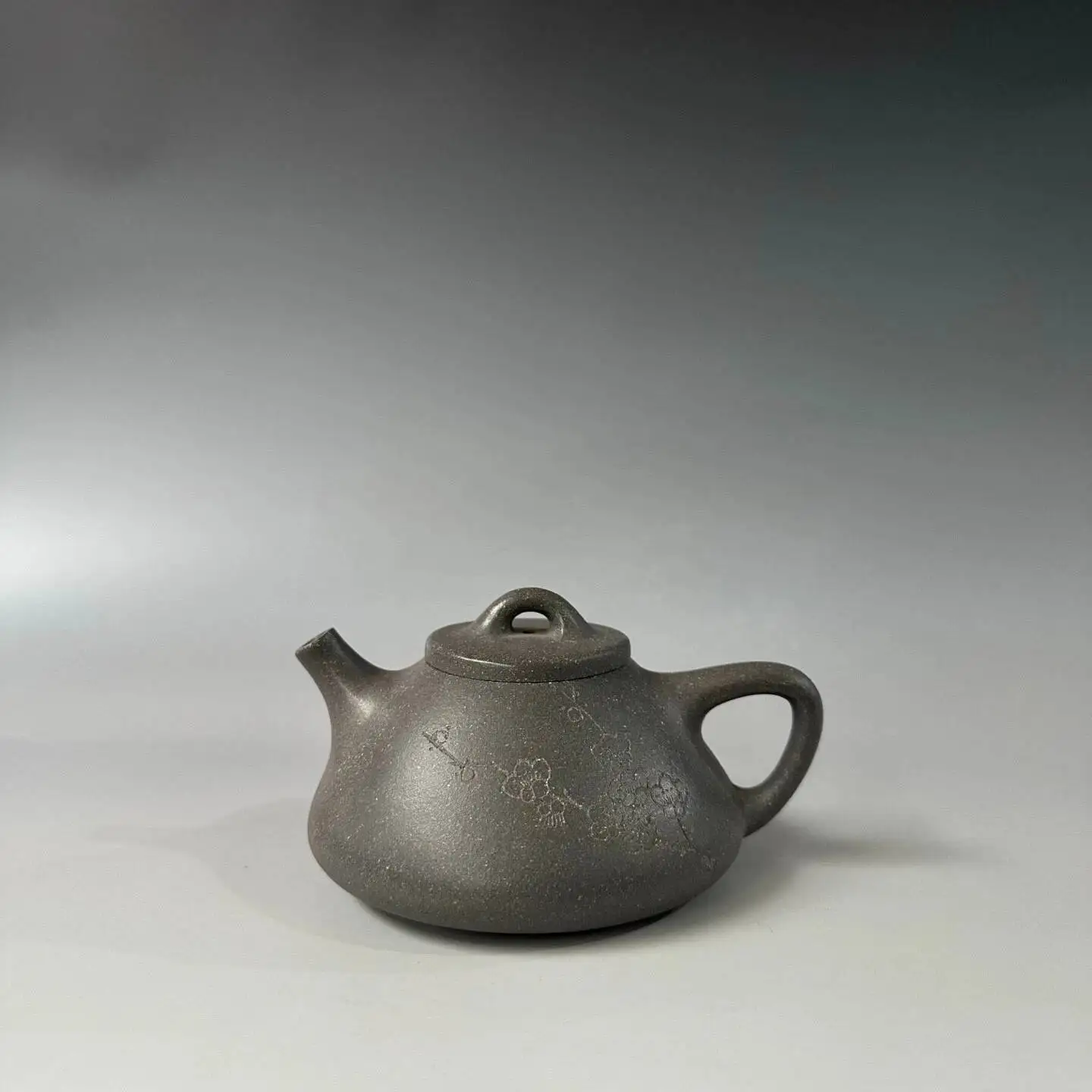 

China Yi Xing Zisha Clay Handmade Exquisite Teapot 200CC