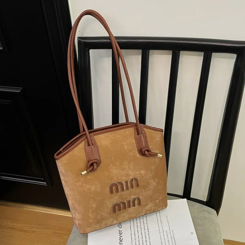 

Famous Designer Leather Women's Tote Bag Luxury Brand Fashionable Classic Exceptional Craft Elegant Commuter Bag​