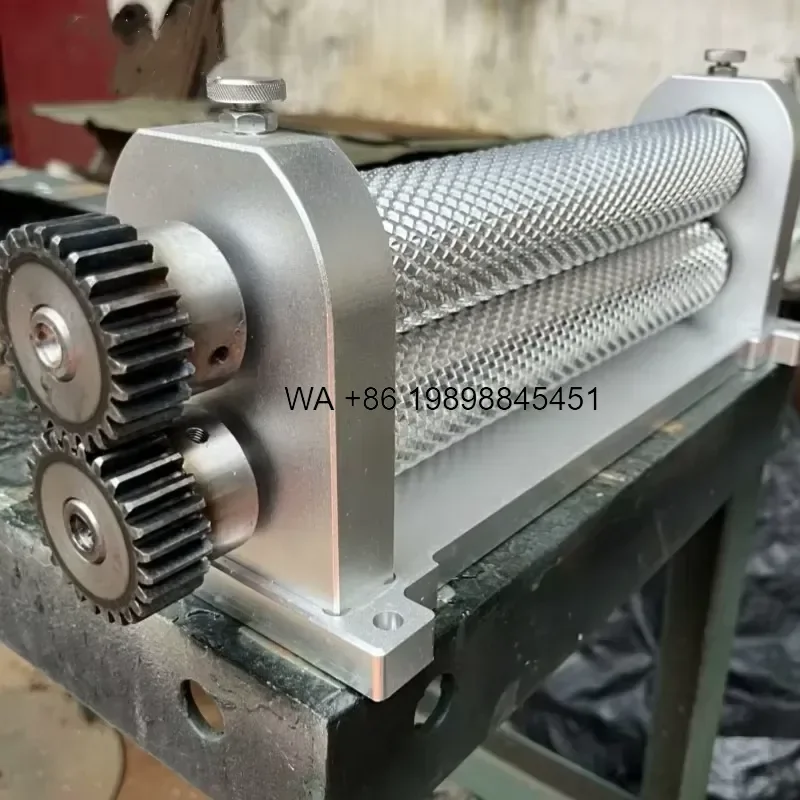 Wmwmnu Factory Supply 280mm Beeswax Foundation Manual Wax Stamping with Diameter 50mm Beekeeping Equipment
