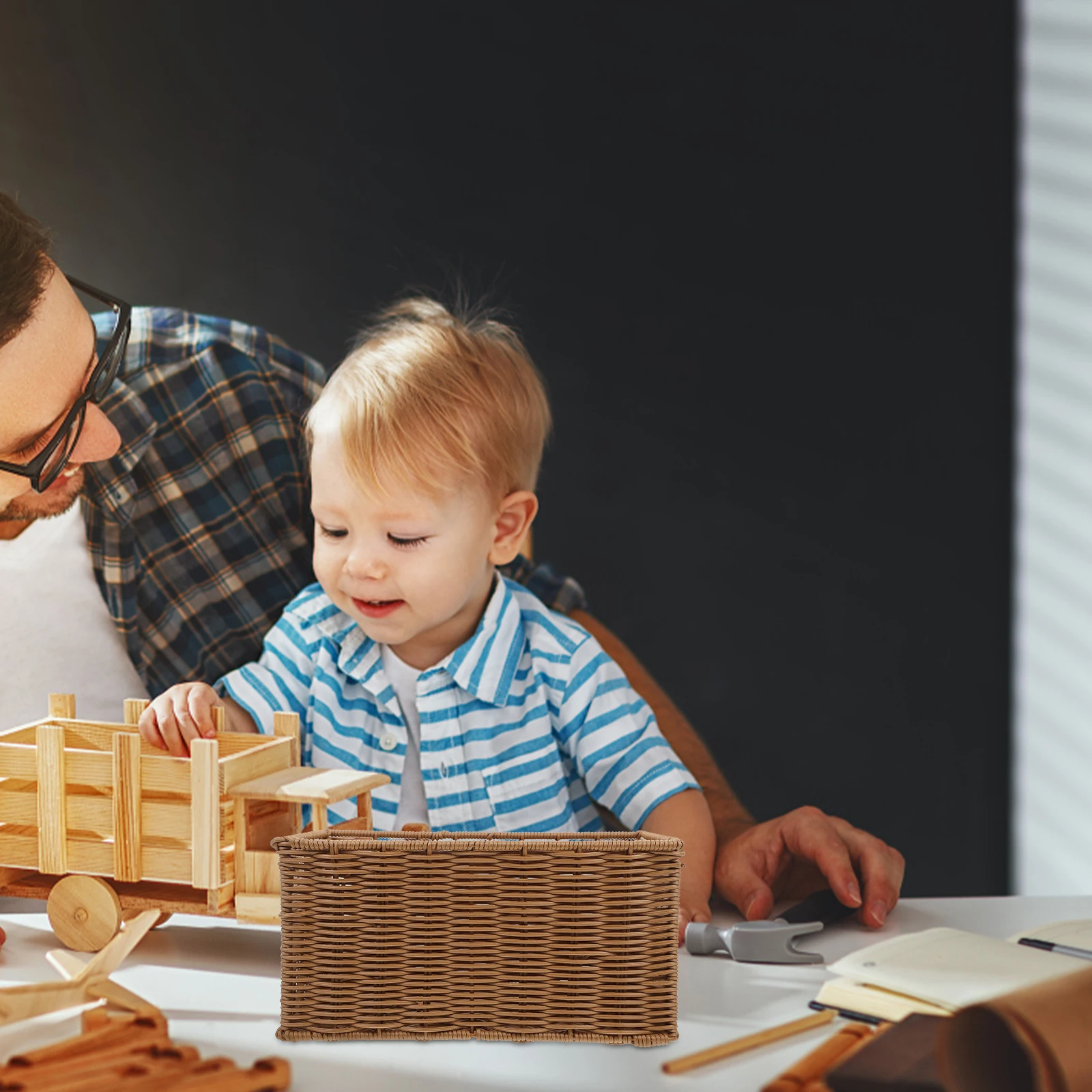 

Retro Woven Plastic Basket Handcrafted Food Basket for Fruit Snack Storage Kitchen Household Storage Organizer