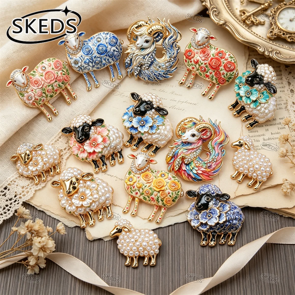 SKEDS Elegante Schaf-Brosche mit Kristall-Strass, Tierkreiszeichen-Ziegen-Anstecknadel, Damen-Accessoire für Alltag und Festlichkeiten, Weihnachtsschmuck-Geschenk