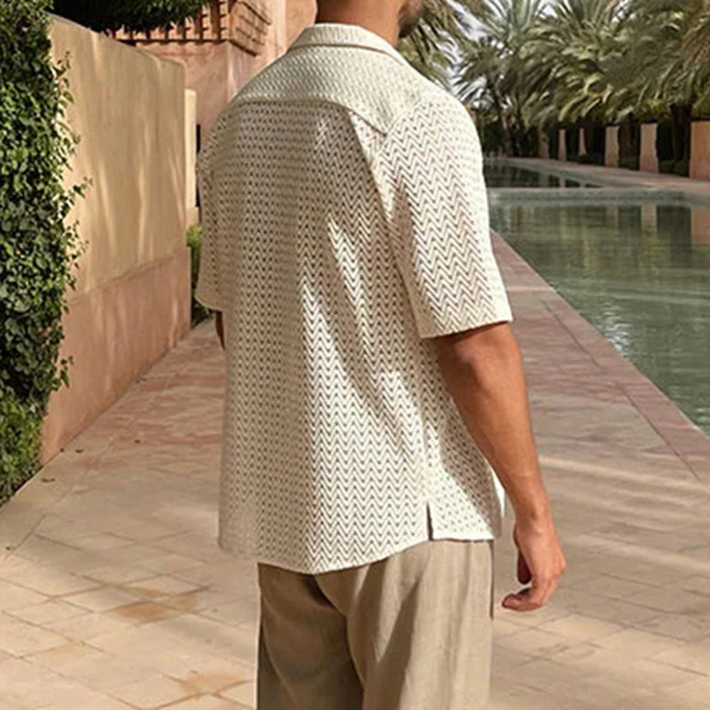 Camisa de manga corta con solapa ajustada para hombre, Top informal de verano, estilo de vacaciones, un solo pecho, solapa hueca, Color sólido