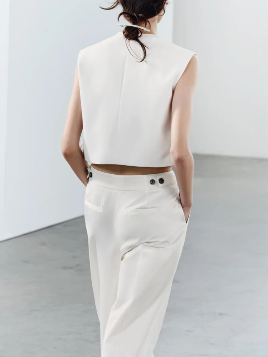 

Faionable Women's Svel round Ne Button Decorated Vest Sle Top New Arrival Summer 2024 Commute Sle Other 00%