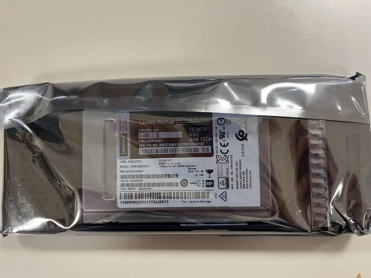 4XB7A74954 ThinkSystem DE Series 3.84 تيرابايت 1DWD SAS SSD لمحركات الأقراص الصلبة لخادم DE2000H