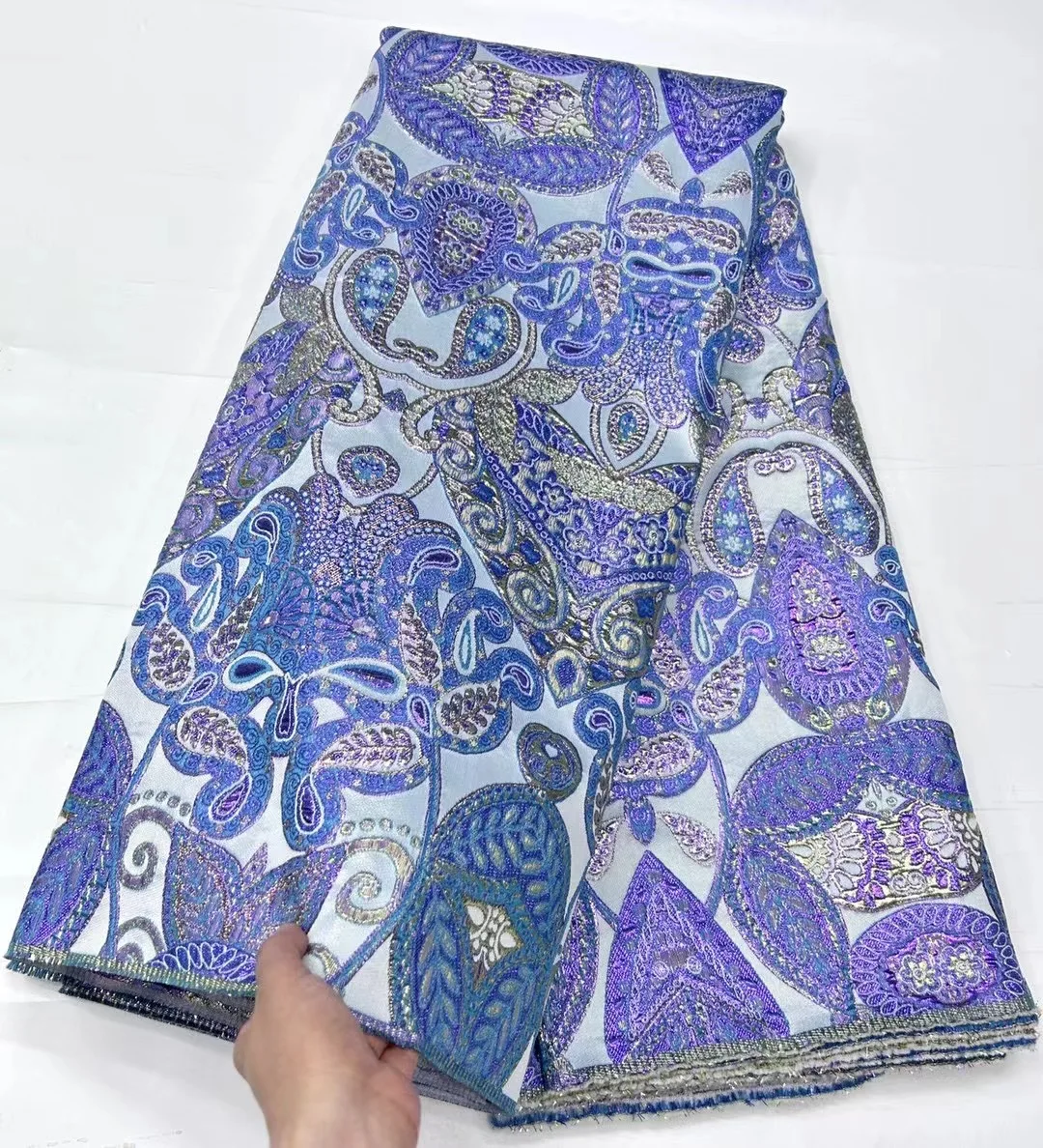 

Newest African Brocade Lace Fabric Nigerian Gild Jacquard Lace Fabric Luxury Sew for Women Wedding Party Dresses H6174