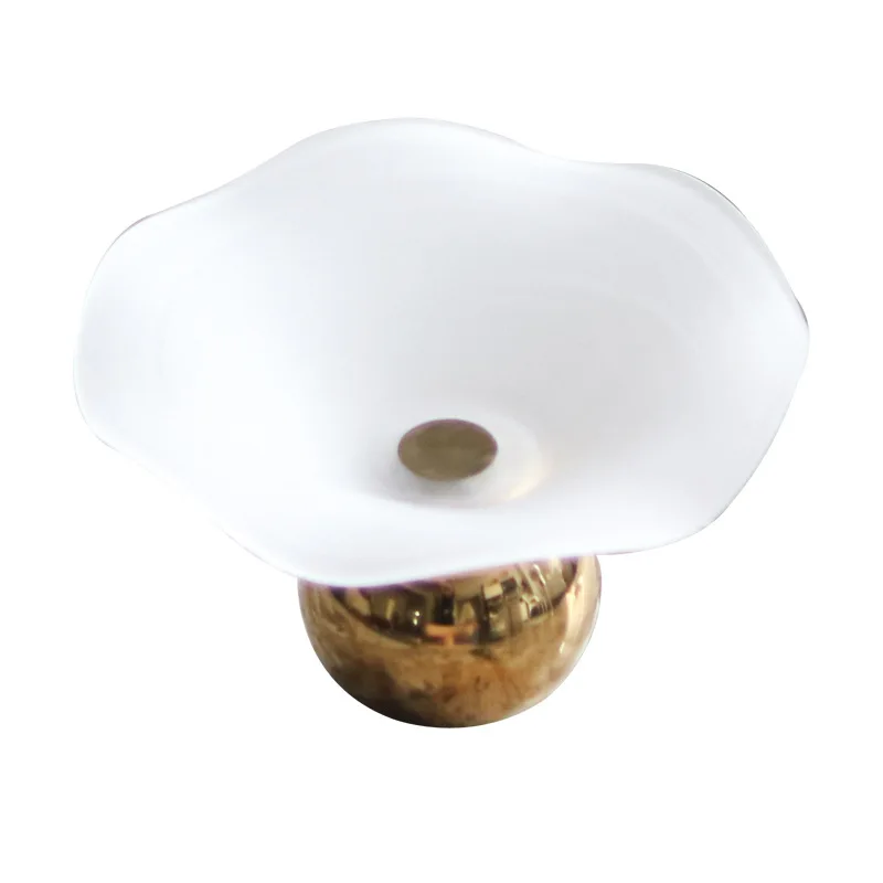 Light luxury art round bead fruit plate ornament hotel clubhouse  restaurant irregular snacks dried fruit bowl ornament