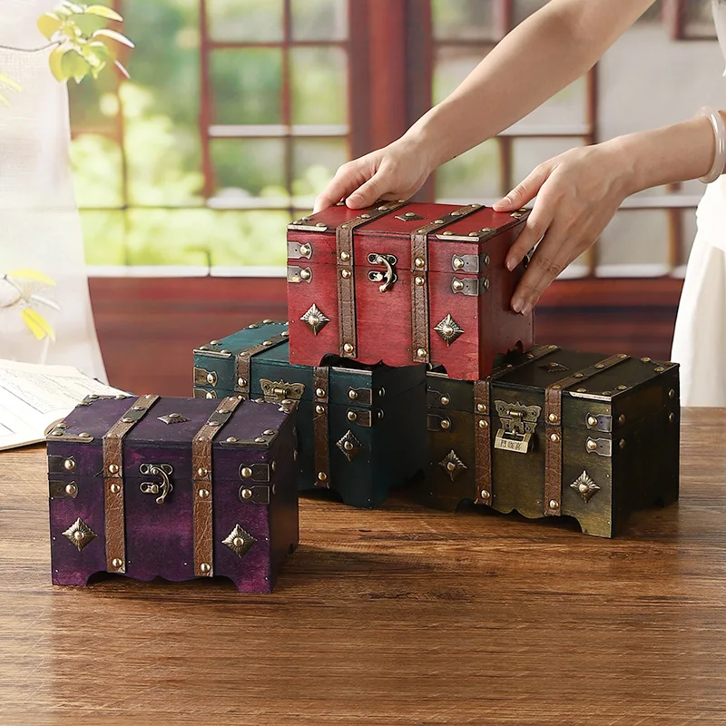 

Antique Treasure Chest with Lock - Large Capacity Jewelry Organizer, Vintage Storage Box, Prop Decor‌